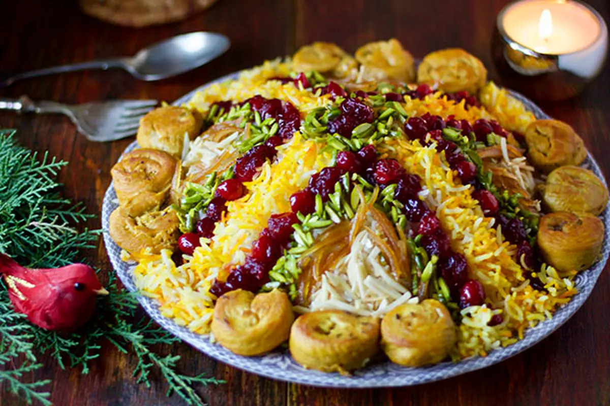 تزیین برنج مجلسی برای مهمان