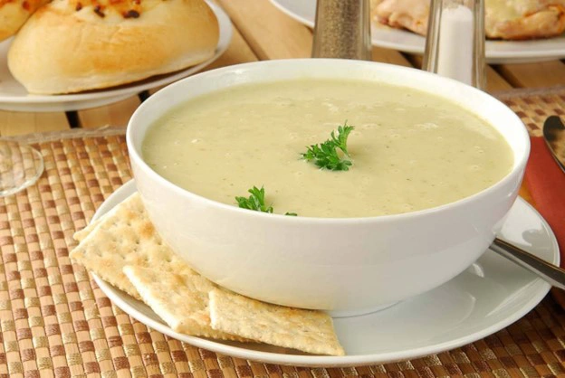 چگونه سوپ برنج و مرغ را با برنج شکسته درست کنیم ؟